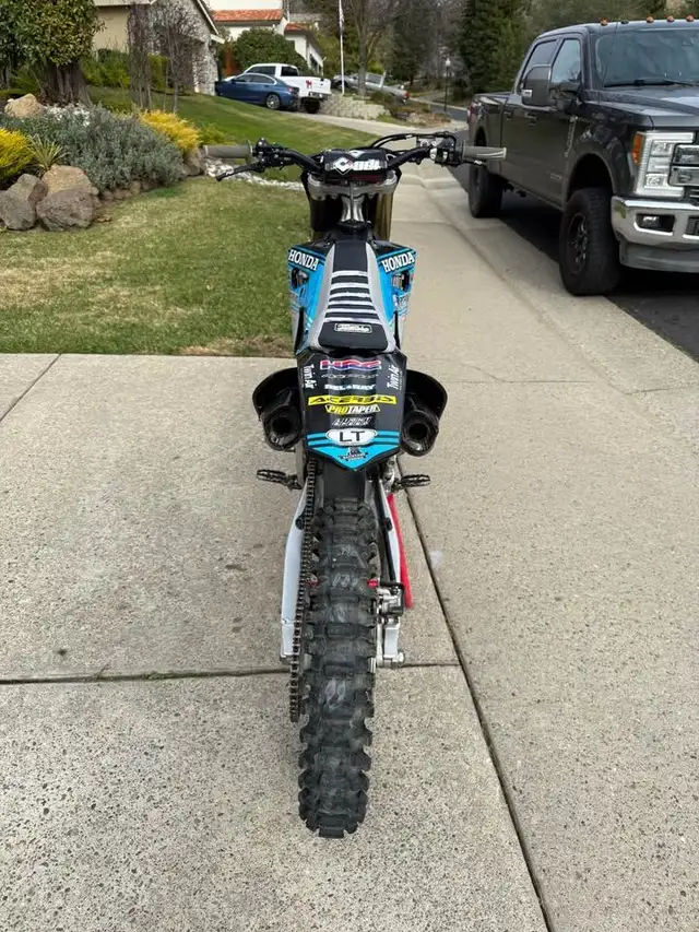 2020 HONDA CRF250R 249CC 4-STROKE - LOW KMS! in Dirt Bikes & Motocross in Delta/Surrey/Langley - Image 7