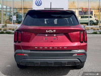 This Kia Sorento boasts a Regular Unleaded I-4 2.5 L/152 engine powering this Automatic transmission... (image 3)