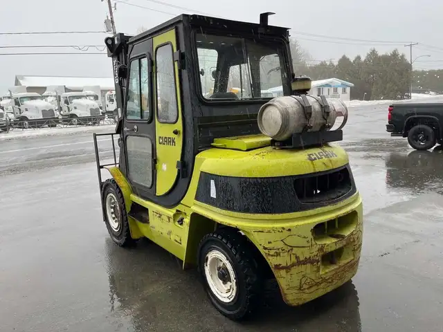 2006 Clark CMP40L in Heavy Equipment in St-Georges-de-Beauce - Image 6