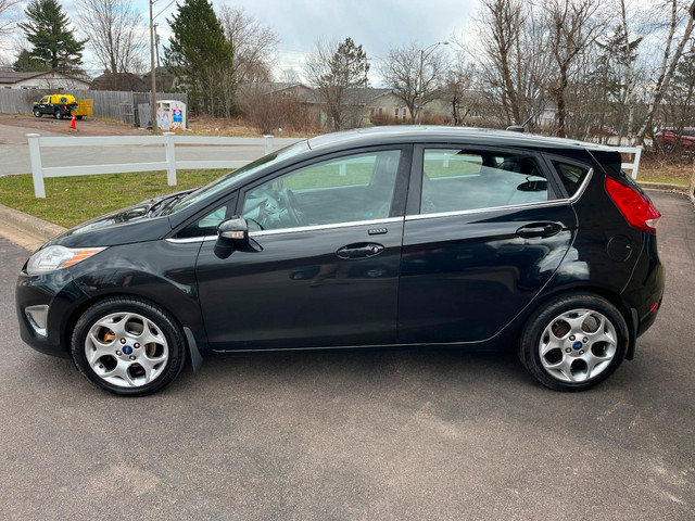 2013 Ford Fiesta Titanium Sunroof! AC! Htd. Seats! in Cars & Trucks in Moncton - Image 4