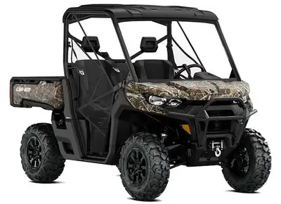 CAN-AM Defender XT HD10 2025 ÉQUIPÉ POUR RÉUSSIR. Combinant la protection extérieure intégrale le tr...
