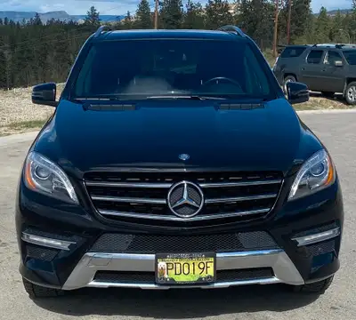 2012 Mercedes-Benz M-Class 550 Premium Package