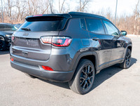 À voir! / Come see it! DISPONIBLE POUR LIVRAISON RAPIDE / AVAILABLE FOR FAST DELIVERY. Tout un Jeep!... (image 8)