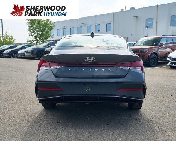 2025 Hyundai Elantra Preferred | Forward Collision-Avoidance in Cars & Trucks in Edmonton - Image 4
