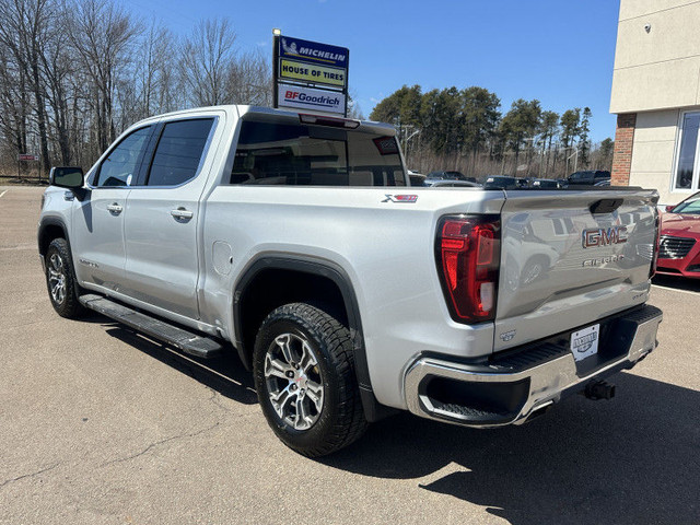 2020 GMC Sierra 1500 SLE - Apple CarPlay - Android Auto - $329 B in Cars & Trucks in Moncton - Image 3
