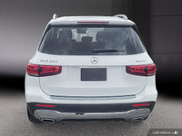 Le Mercedes-Benz GLB 250 2023 est un VUS compact qui allie élégance, polyvalence et performance. Ave... (image 5)