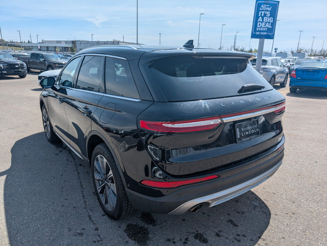 2020 Lincoln Corsair Reserve 2.0T, NAVIGATION, SUNROOF, LEATH... in Cars & Trucks in Calgary - Image 3