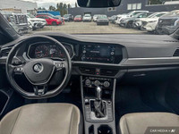 KBB.com 10 Best Sedans Under $30,000. This Volkswagen Jetta delivers a Intercooled Turbo Regular Unl... (image 9)