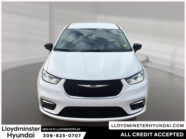 2024 Chrysler Pacifica in Cars & Trucks in Lloydminster - Image 2