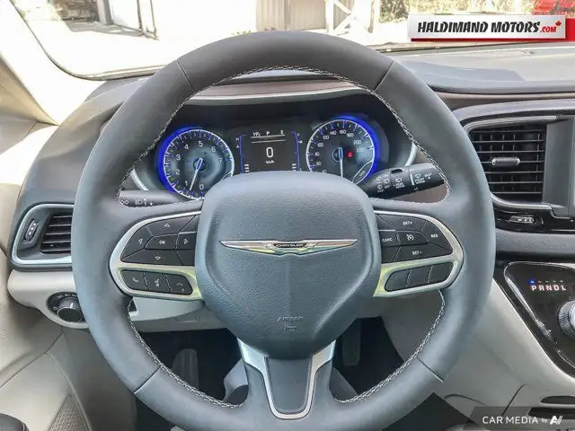 2024 Chrysler Grand Caravan SXT in Cars & Trucks in Hamilton - Image 18