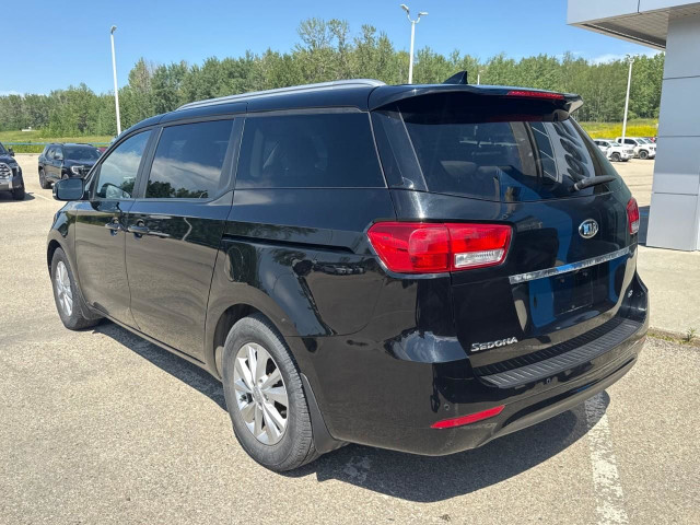2016 Kia Sedona in Cars & Trucks in St. Albert - Image 4