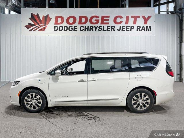 2024 Chrysler Pacifica Hybrid Pinnacle 2WD | Audible pedestrian in Cars & Trucks in Saskatoon - Image 2