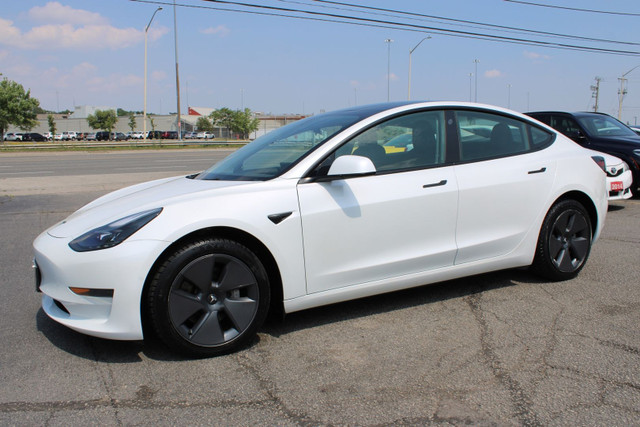 2022 Tesla Model 3 in Cars & Trucks in Oakville / Halton Region - Image 3