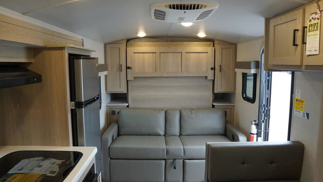 2023 Forest River Flagstaff E-Pro E19FDS in Travel Trailers & Campers in Ottawa - Image 4
