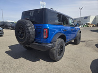 This brand new VELOCITY BLUE METALLIC 2025 FORD BRONCO BADLANDS is powered by a 2.7L V6 ECOBOOST ENG... (image 9)