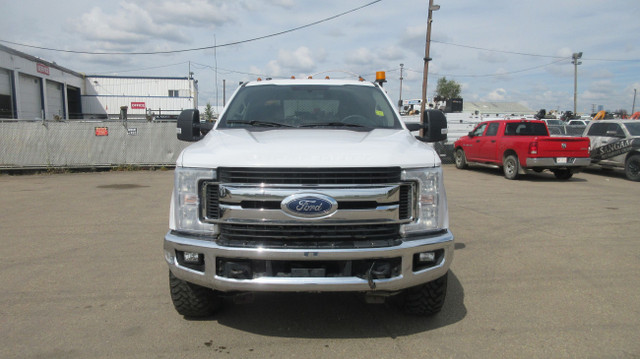 2019 Ford F-350 XLT CREW CAB FLAT DECK in Cars & Trucks in Edmonton - Image 3