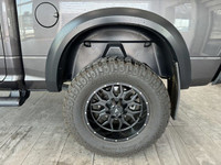 LUXURY GROUP, CLASS IV HITCH RECEIVER, REMOTE START & SECURITY ALARM GROUP, ANTI-SPIN DIFFERENTIAL R... (image 8)