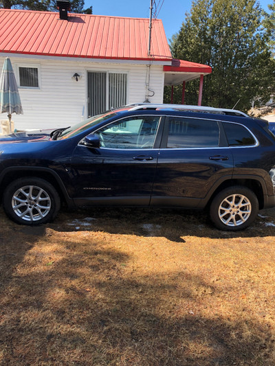 2015 Jeep Cherokee Sport