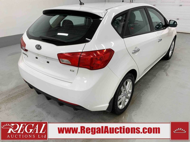 2011 KIA FORTE 5-DOOR EX in Cars & Trucks in Calgary - Image 4