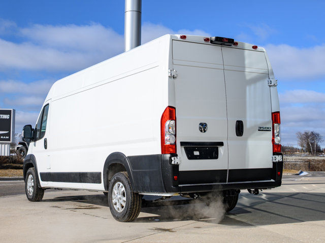 2024 Ram ProMaster Cargo Van SLT+ in Cars & Trucks in Barrie - Image 3