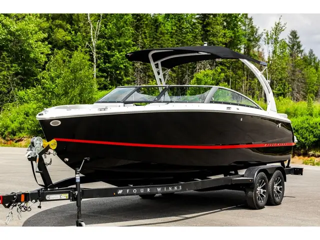 2026 Four Winns H4 Freedom in Powerboats & Motorboats in Québec City - Image 4