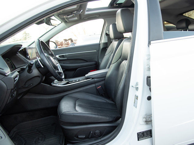 2022 Hyundai Sonata Hybrid Ultimate in Cars & Trucks in Calgary - Image 2