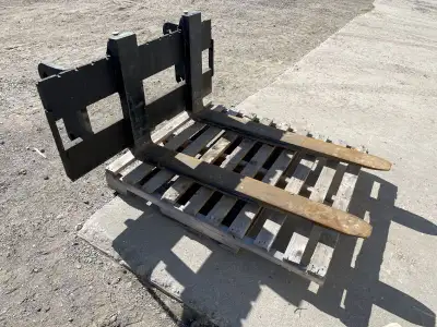 2023 YANMAR 48 INCH CLASS 3 PALLET FORKS WITH CARRIER STOCK# 062040 48 INCH CLASS 3 PALLET FORKS CAR...