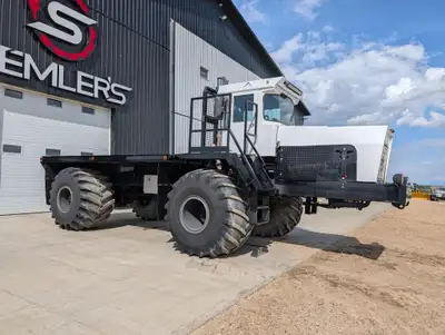 MINT CONDITION 2002 Floater 4WD deck truck Miles: 1,317 HRS: 12,738 Engine: Cummins M11-A 300 HP Tra...