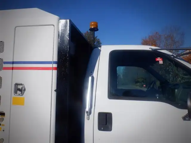 2006 ford F-650 Vacuum Truck 2WD Diesel in Heavy Trucks in Richmond - Image 19