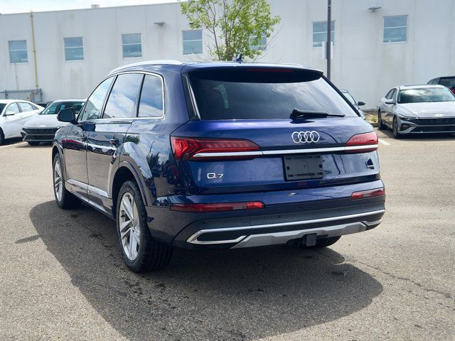 2021 Audi Q7 Komfort | HEATED SEATS AND STEERING | PANO-ROOF in Cars & Trucks in Edmonton - Image 3