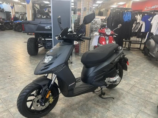 2024 PIAGGIO TYPHOON 50 in Scooters & Pocket Bikes in Saguenay