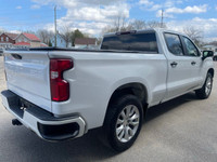 2021 Chevrolet Silverado 1500 Crew Cab 4WD Custom with the 5.3L and only 113,000kms. Clean history w... (image 5)