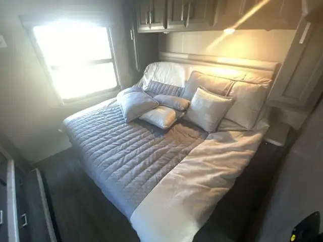 2023 Thor Motor Coach Miramar 35.2 in RVs & Motorhomes in Abbotsford - Image 19