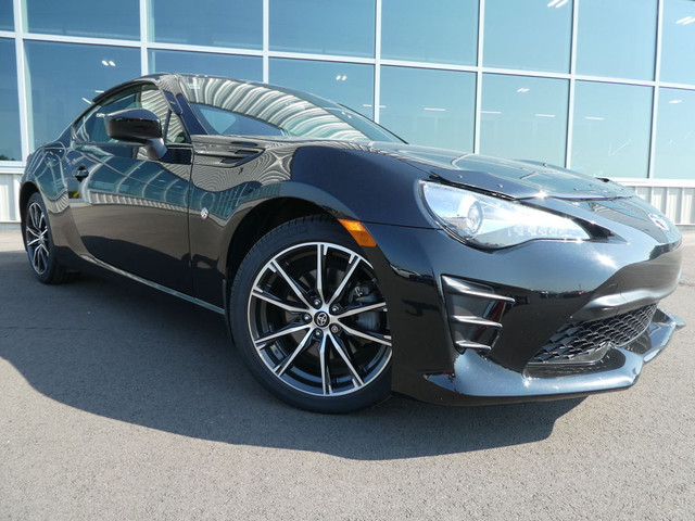  2017 Toyota 86 Auto, Low KM's in Cars & Trucks in Moncton