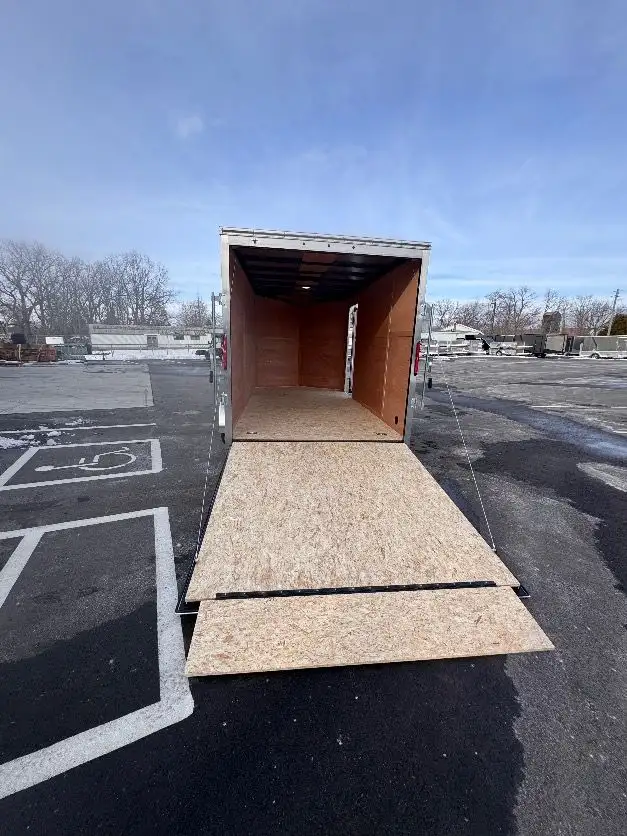 7x14 Tandem 7FT Interior Enclosed cargo trailer in Cargo & Utility Trailers in Brantford - Image 7