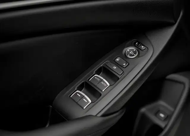2020 Honda Accord Hybrid Base, Apple Carplay, Backup Camera, All in Cars & Trucks in Mississauga / Peel Region - Image 12