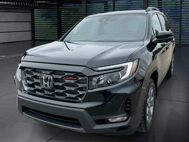 2024 Honda Passport TrailSport l Clean Car Fax l One Owner l Loc in Cars & Trucks in Calgary - Image 2