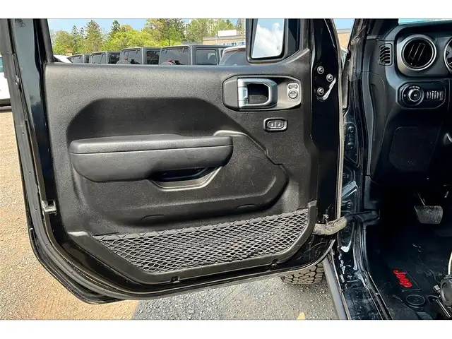 2022 Jeep Wrangler Willys 4Dr | Soft Top | Alpine | Tow Package  in Cars & Trucks in Mississauga / Peel Region - Image 19