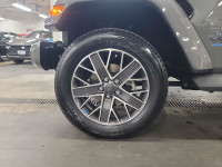 All Services Completed, Accident Free, 2.0L I4 DOHC, 6 speakers, ABS brakes, Alloy wheels, Compass,... (image 9)