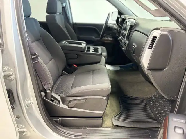 2017 GMC Sierra 1500 SLE | REAR VIEW CAMERA | SPRAY-IN BOX dans Autos et camions dans Ville de Régina - Image 17