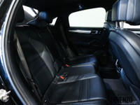 MSRP 131,000$ 2023 Porsche Cayenne Coupe E-Hybrid Platinum Edition, Chromite Black Metallic on Black... (image 9)