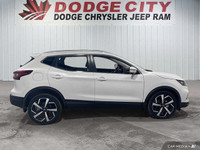 This Nissan Qashqai delivers a Regular Unleaded I-4 2.0 L/122 engine powering this Variable transmis... (image 6)