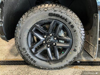 Conquer any terrain with this powerful 2020 Chevrolet Silverado 1500 LT Trail Boss Crew Cab. This bl... (image 9)