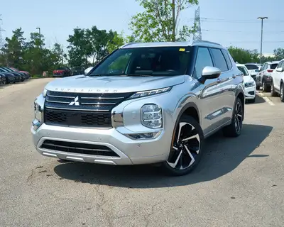 This Mitsubishi Outlander has a strong Regular Unleaded I-4 2.5 L/152 engine powering this Variable...