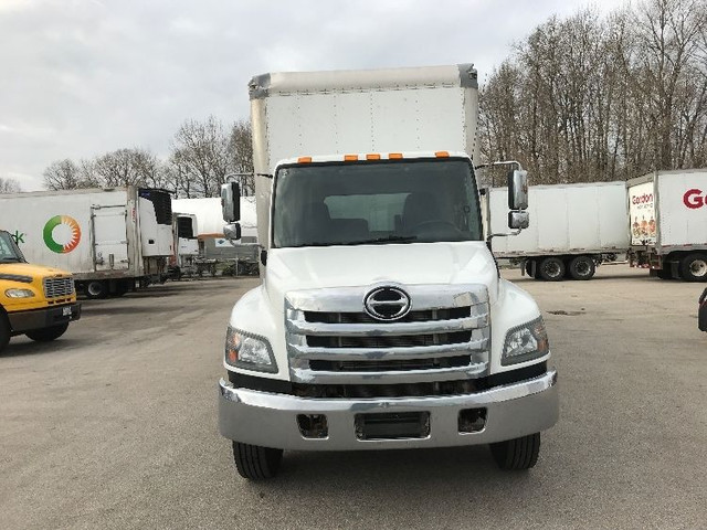 2019 Hino Truck 338 ALUMVAN in Heavy Trucks in City of Montréal - Image 2