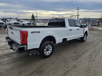 Super Duty F-350 SRW XLT 4WD Crew Cab 8' Box, 18" Aluminum Wheels, 6.7L V8 turbo Diesel, 10-Speed Au... (image 5)