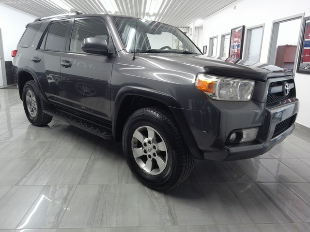 2013 Toyota 4Runner SR5 - Cuir, Toit 4x4 - in Cars & Trucks in Laval / North Shore - Image 3