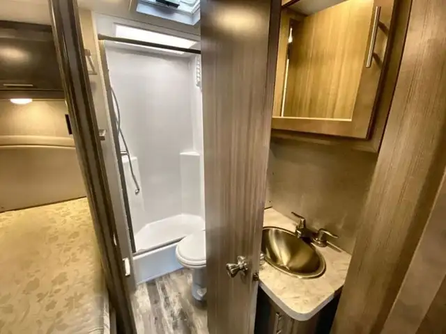 2022 Adventurer LP Class C Adventurer 24DS in RVs & Motorhomes in Prince George - Image 27