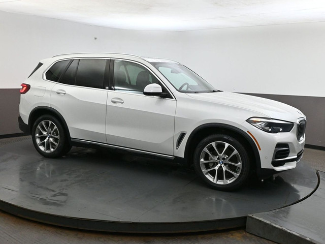 2022 BMW X5 40i x-DRIVE Premium Essential Package | Panoramic Ro in Cars & Trucks in City of Halifax