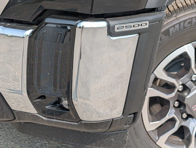 2025 GMC Sierra 2500HD SLE- X31 Offroad Pkg - SLE Convenience in Cars & Trucks in Barrie - Image 2